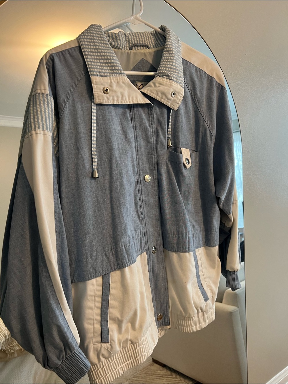80s / 90s vintage ski jacket bomber in blue and white